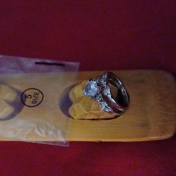 Women's Wedding/Engagement Ring - Picture 7 of 8